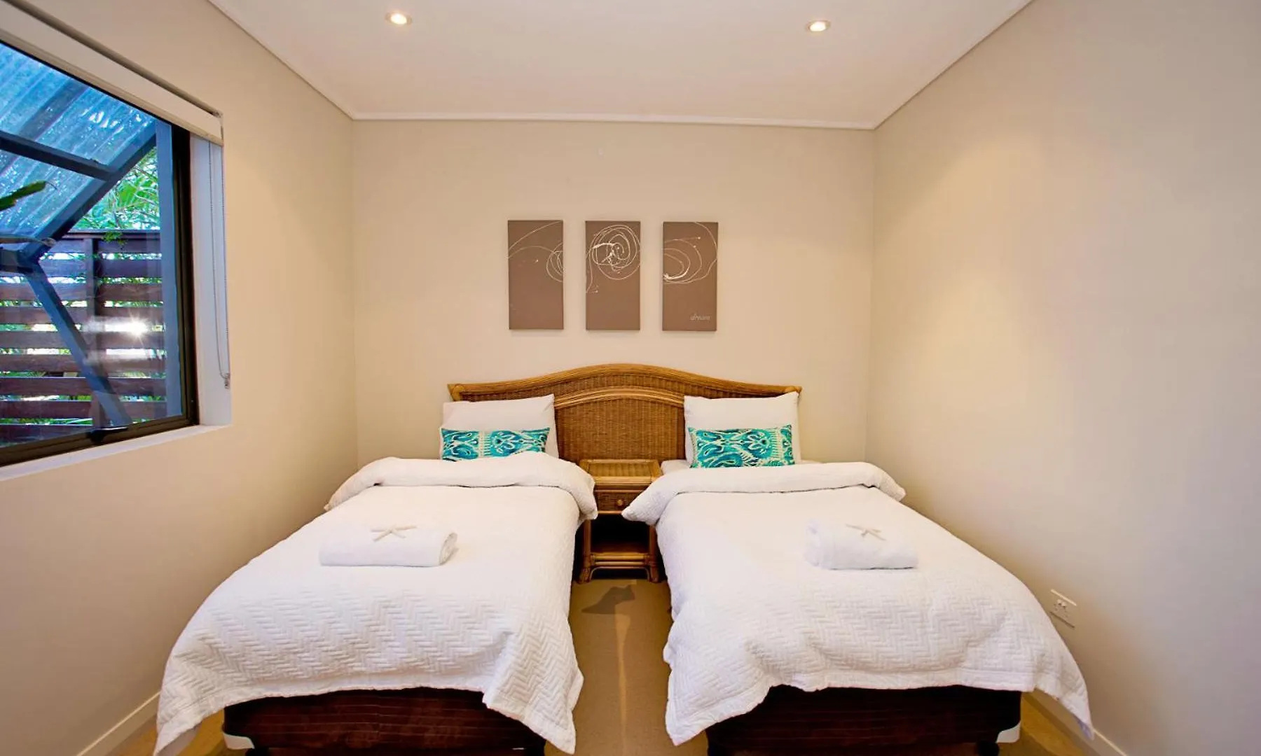 Kingfisher - Three-Bedroom Beachside Escape In Agnes Water, With Heated Communal Pool 0*,  Australia