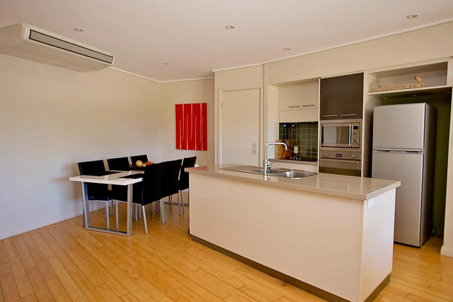 Apartment Kingfisher - Three-Bedroom Beachside Escape In Agnes Water, With Heated Communal Pool
